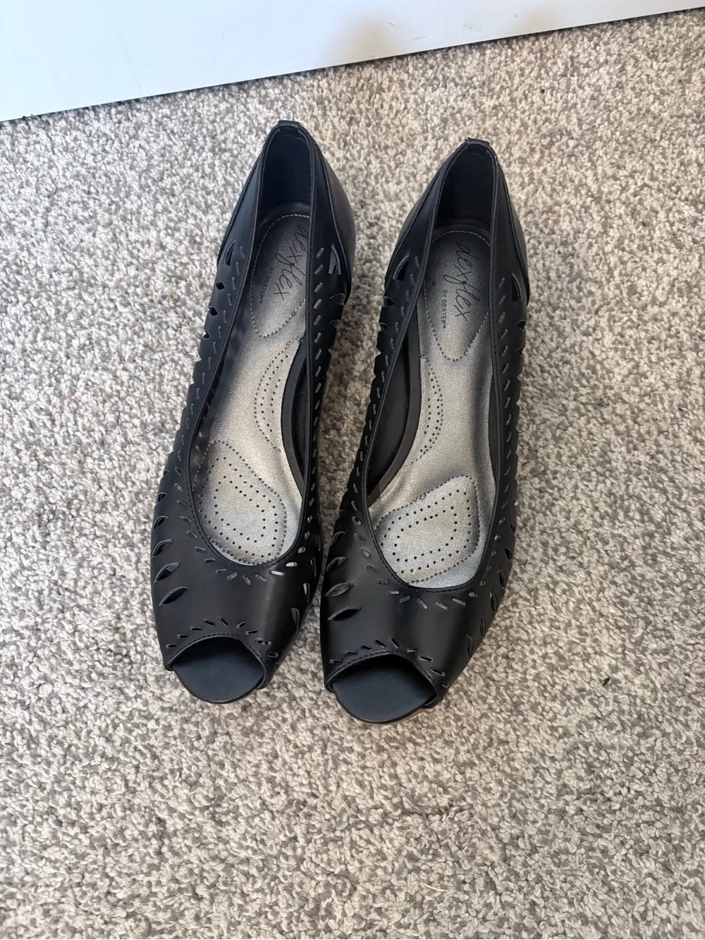 dexflex comfort sleek black
